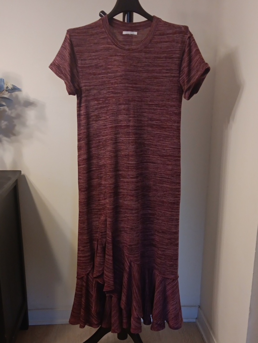 Women's Short Sleeve Marled Ruffle-Hem Dress - Burgundy